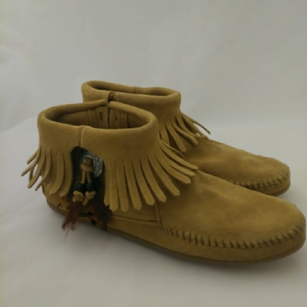 Minnetonka fringe boots